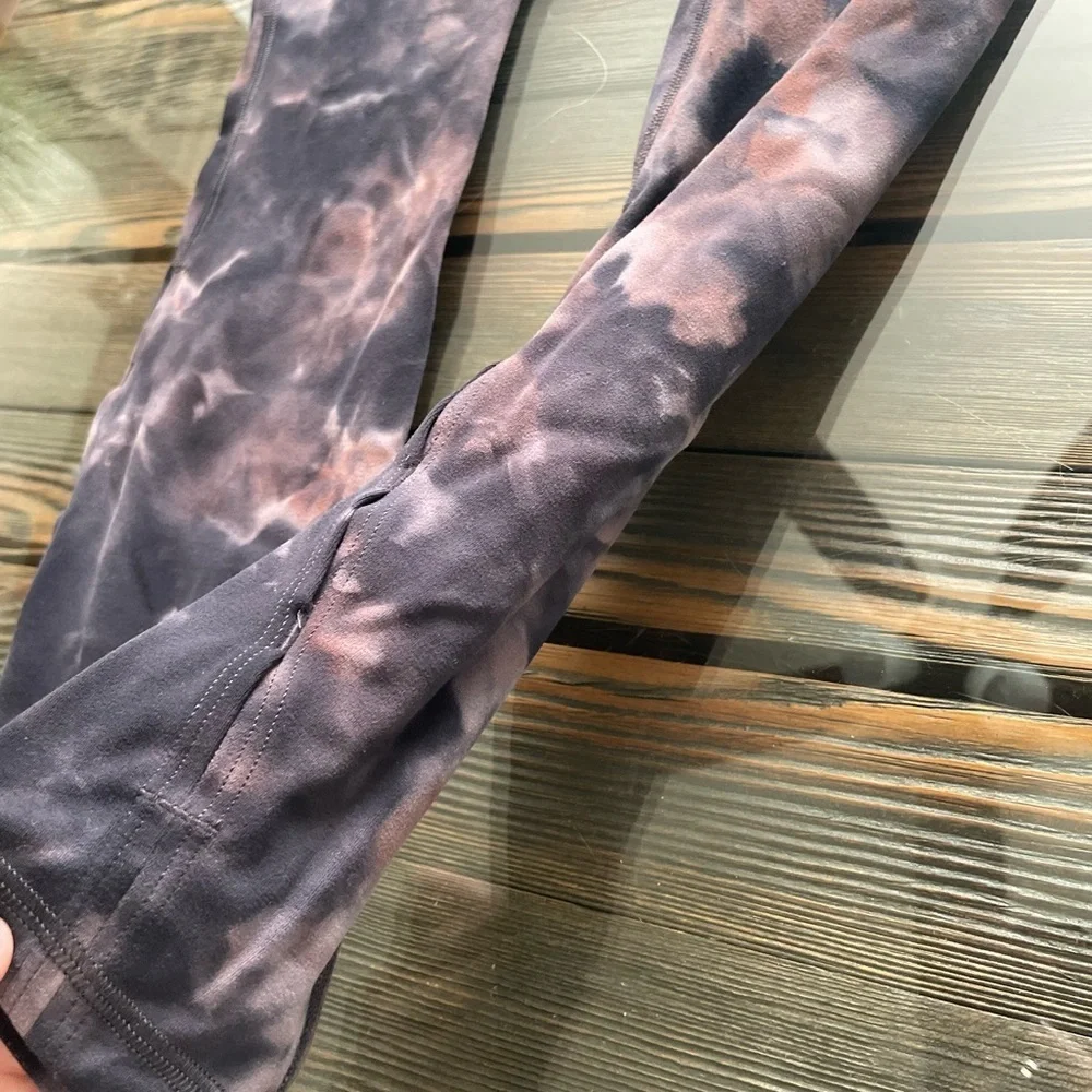 Lululemon Graphite and Pink Diamond Dye Tights